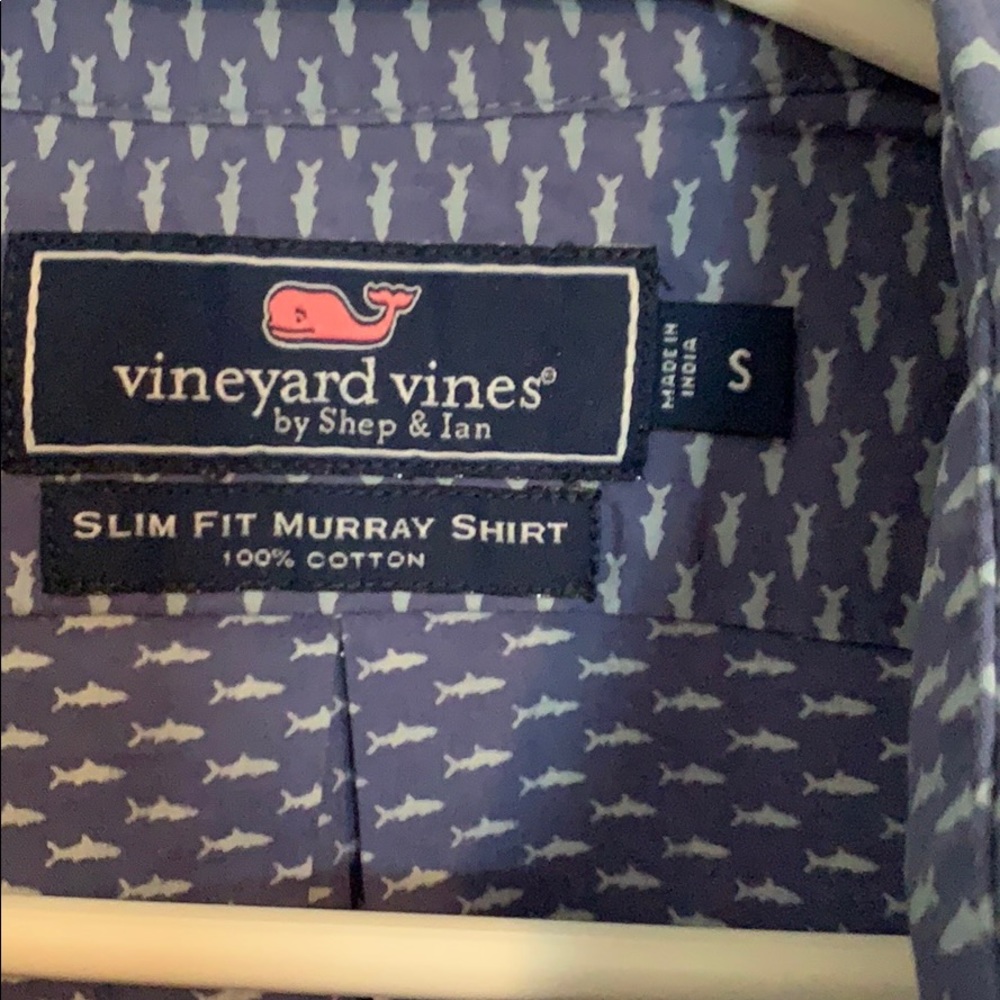 Vineyard Vines buttondown - Picture 3 of 4